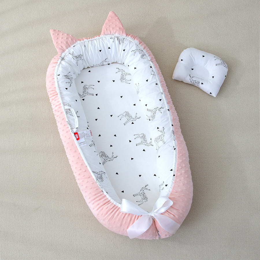 Bebe cocon Pour Nouveau-Né │ PetiteSouris™ - Chevreuil présenté avec son oreiller séparément
