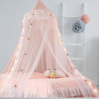 Ciel de Lit Bébé Fille│Rosélia™-blanc dans_une_chambre_de_bebe_gris_clair