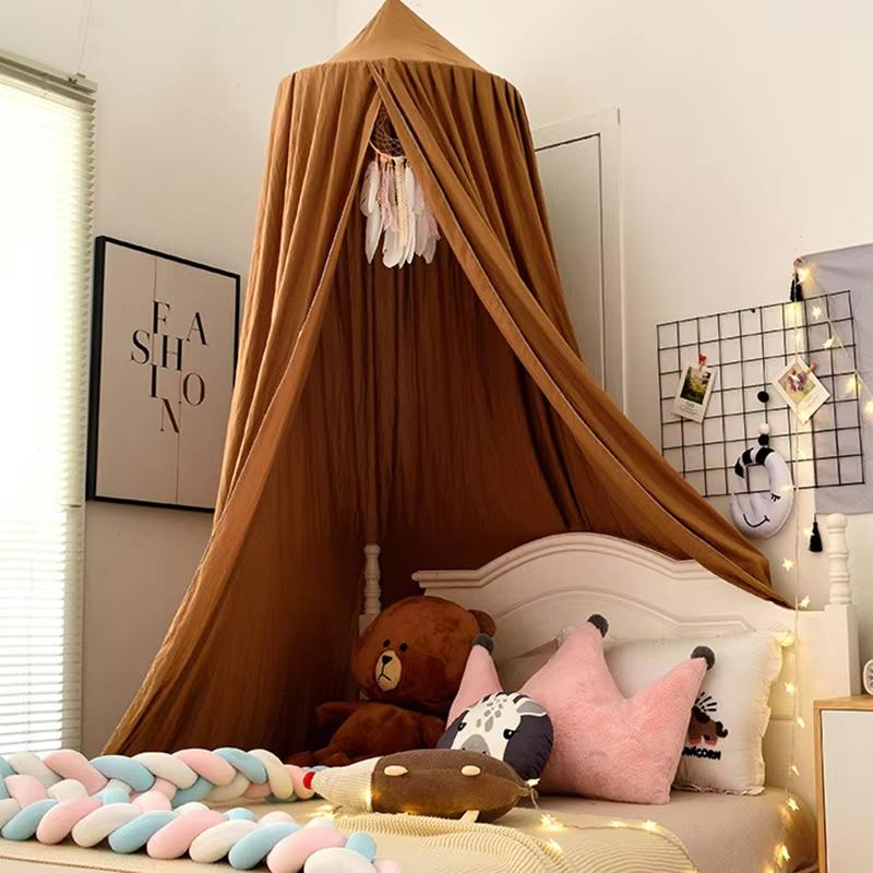 Ciel de lit pour bebe Marron - MarronGlace suspendu au-dessus d’un berceau, ajoutant une touche féerique à la déco.