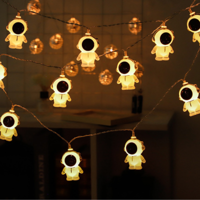 Guirlande Lumineuse Led Chambre Enfant en forme de petits cosmonautes