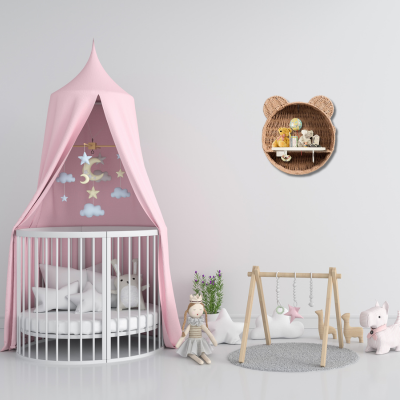 Meuble de Rangement Enfant - ETAGERE en rotin - NidOurs™ - dans une chambre de bebe aux couleurs douces