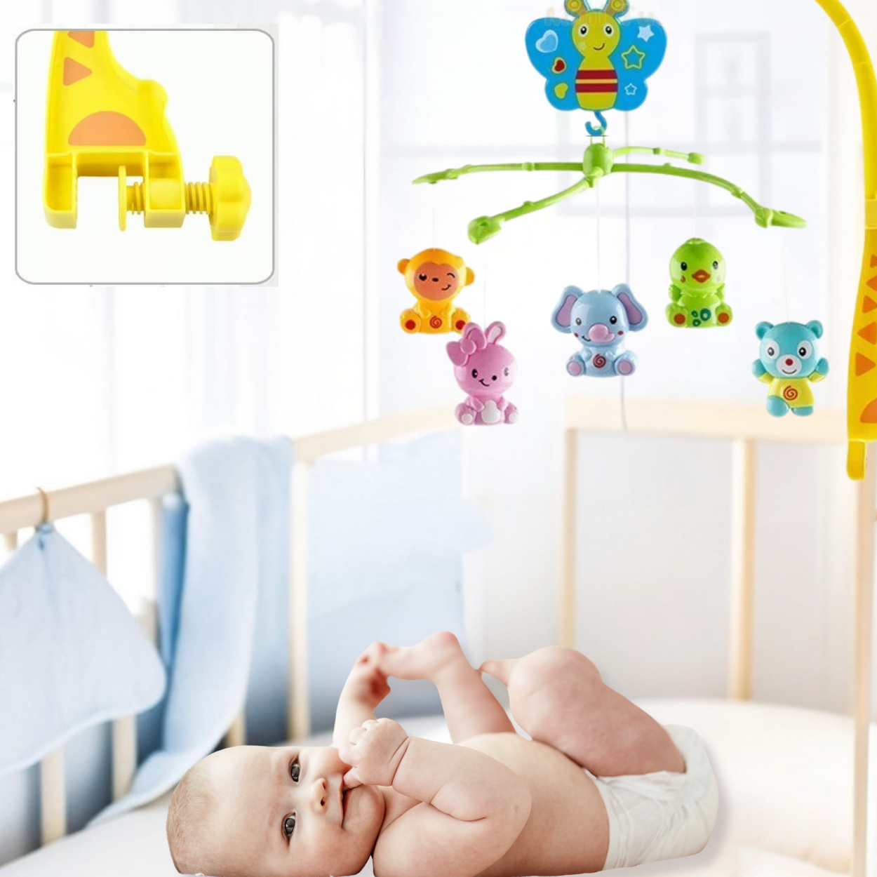 Un bebe allongé sur le dos dans son berceau regarde le Mobile bébé Papillon en souriant