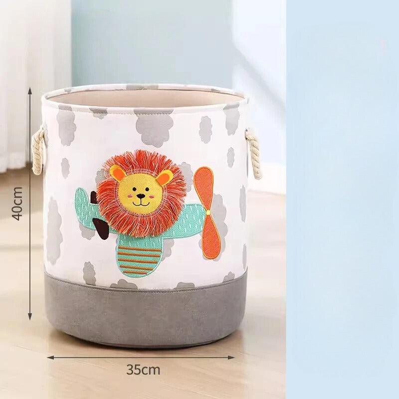 Panier de rangement pour bébé motif lion 40x35 cm, pratique pour jouets, couches ou vêtements, idéal pour organiser la chambre de bébé avec style.