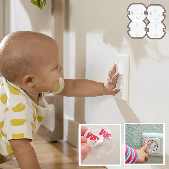 Bébé qui touche à une prose protégée par un Cache Prise Bébé⎢BébéProtect™