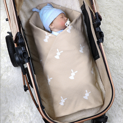 Bebe dormant profondement avec la Couverture BEBE Lapin│Doudinou™