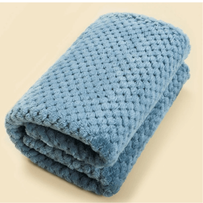 Couverture Bébé en Minky Polaire - LandaCâlin™ - bleue pliée