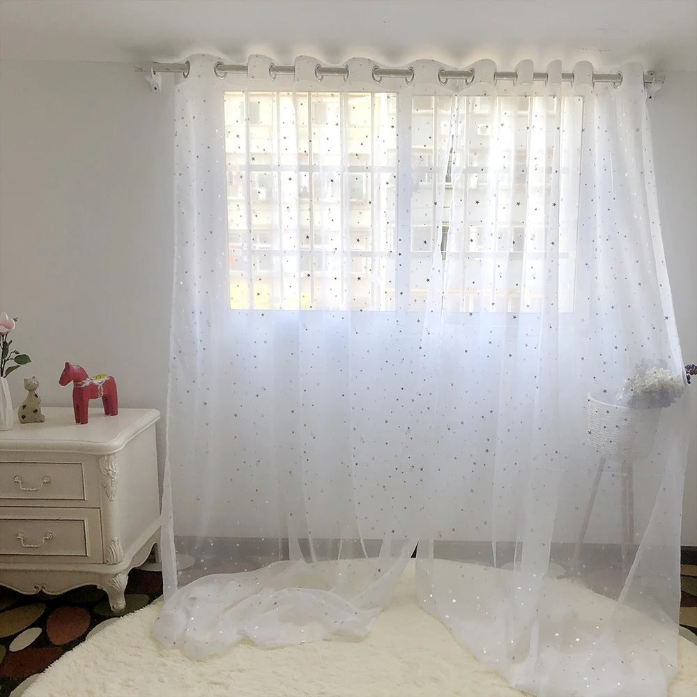 RIDEAU CHAMBRE BEBE ETOILES│Célestia™dans une chambre de bébé minimaliste