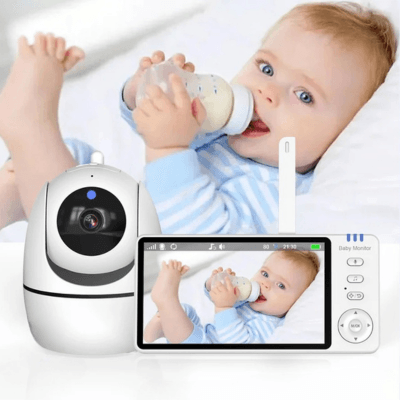 Bebe boit son biberon et image en avant le Babyphone vidéo - AngelProtect™