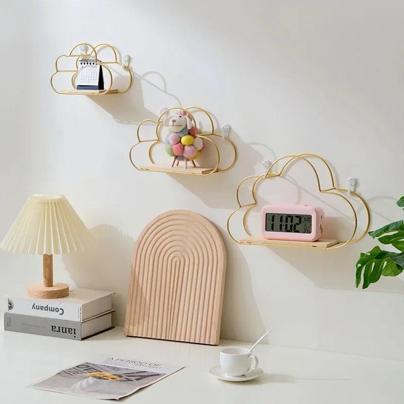 Étagères Enfant - KidWallShelf™ - Or fixées en dégradé de trois tailles sur un mur