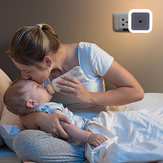 Veilleuse bébé sur Prise éclairage doux pour biberon de nuit